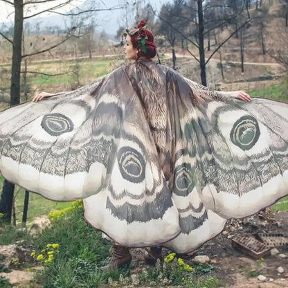 Mystischer Umhang „Grey Moth“ – Eleganter Zauber für Ihre Auftritte