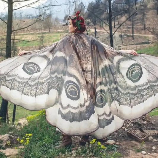 Mystischer Umhang „Grey Moth“ – Eleganter Zauber für Ihre Auftritte