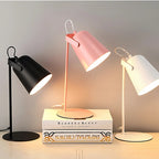 Tischlampe aus Metall mit verstellbarem Schirm