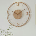 Wanduhr aus Holz mit geräuschlosem Uhrwerk
