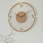 Wanduhr aus Holz mit geräuschlosem Uhrwerk