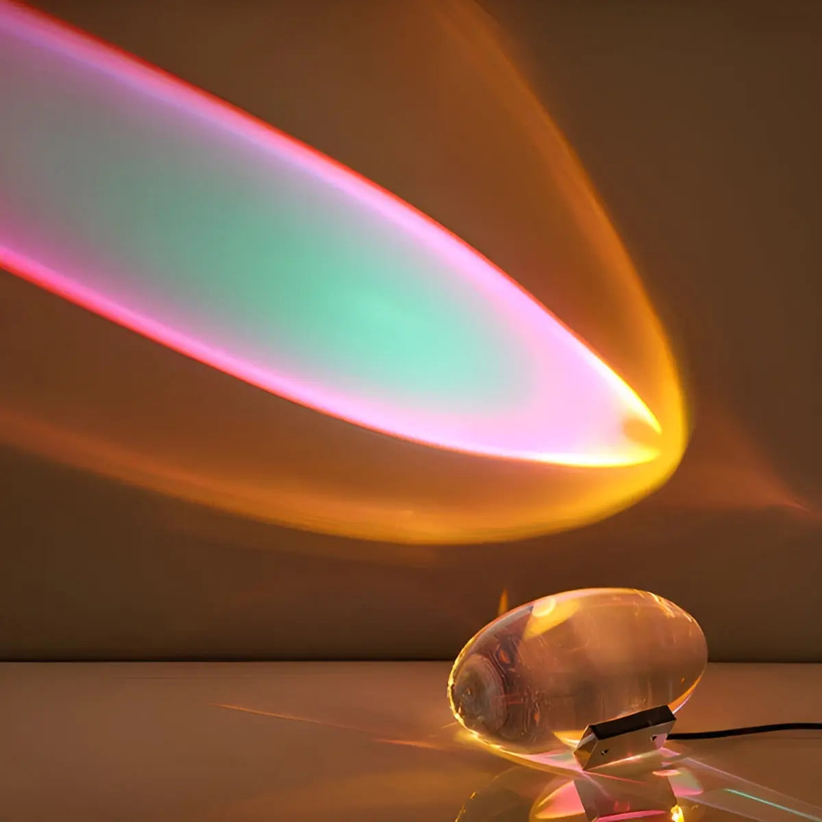 LED-Tischlampe aus Kristallglas mit Chromsockel