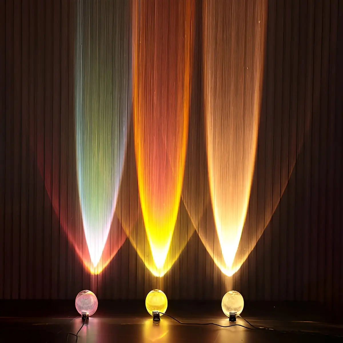 LED-Tischlampe aus Kristallglas mit Chromsockel