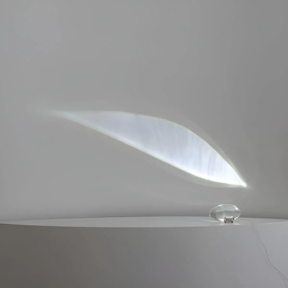 LED-Tischlampe aus Kristallglas mit Chromsockel