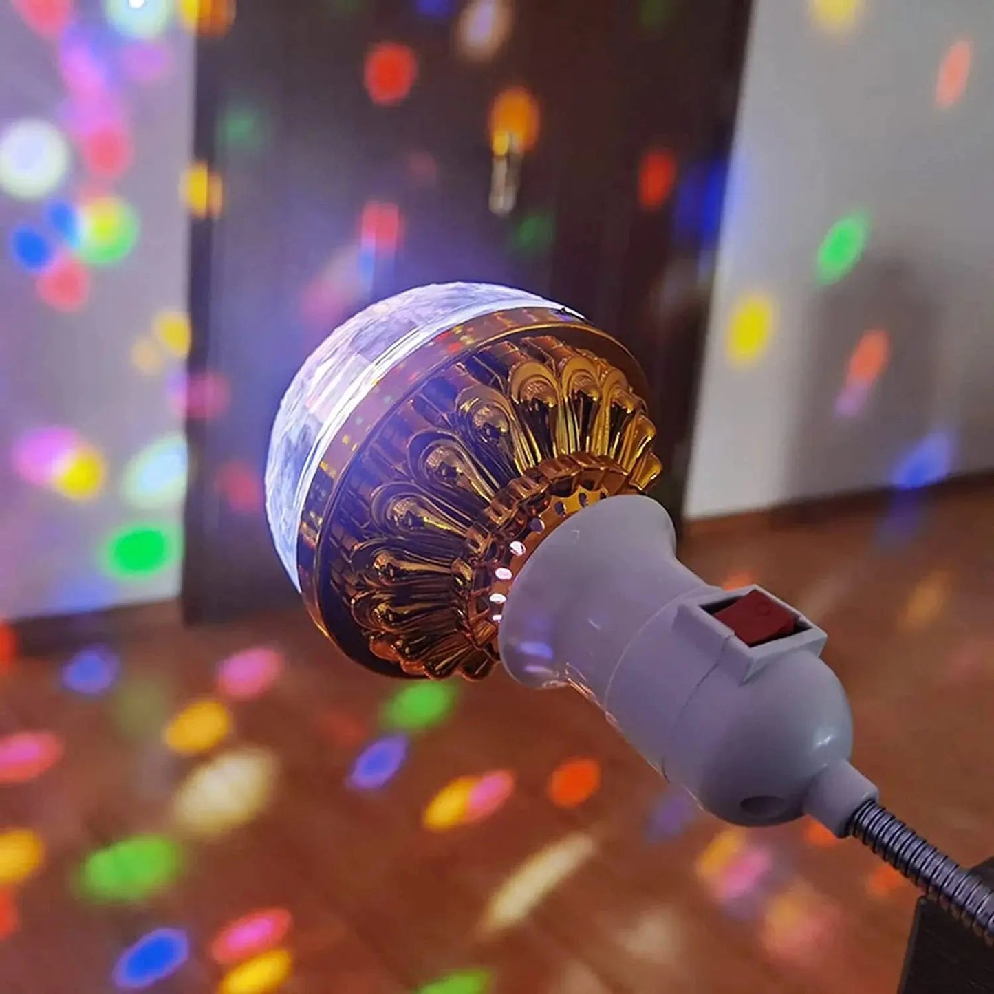 RGB Strobe LED Rotierende Glühbirne – Erschaffen Sie eine Partyatmosphäre mit bunten Lichtern!