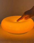 LED-Tischleuchte im Donut-Design – Orange und Weiß