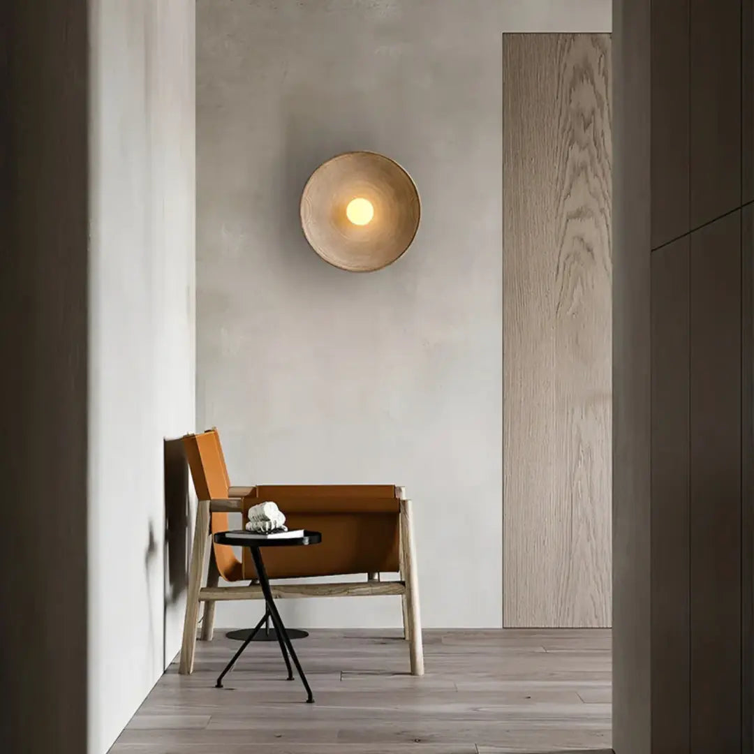 Wandleuchte aus Glas und Kunstharz – Runde Wabi-Sabi-Form