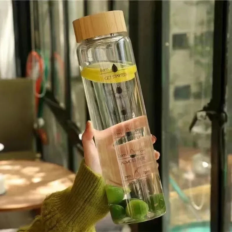 Glasflasche mit Bambus-Deckel und Zeitmarkierung