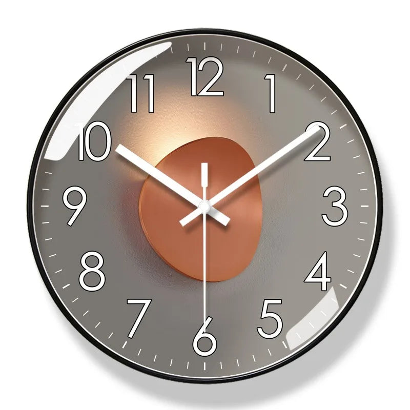 Designer-Wanduhr mit Pendel und Ambientelicht
