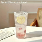 Glas-Trinkbecher mit Deckel und Strohhalm – 600 ml