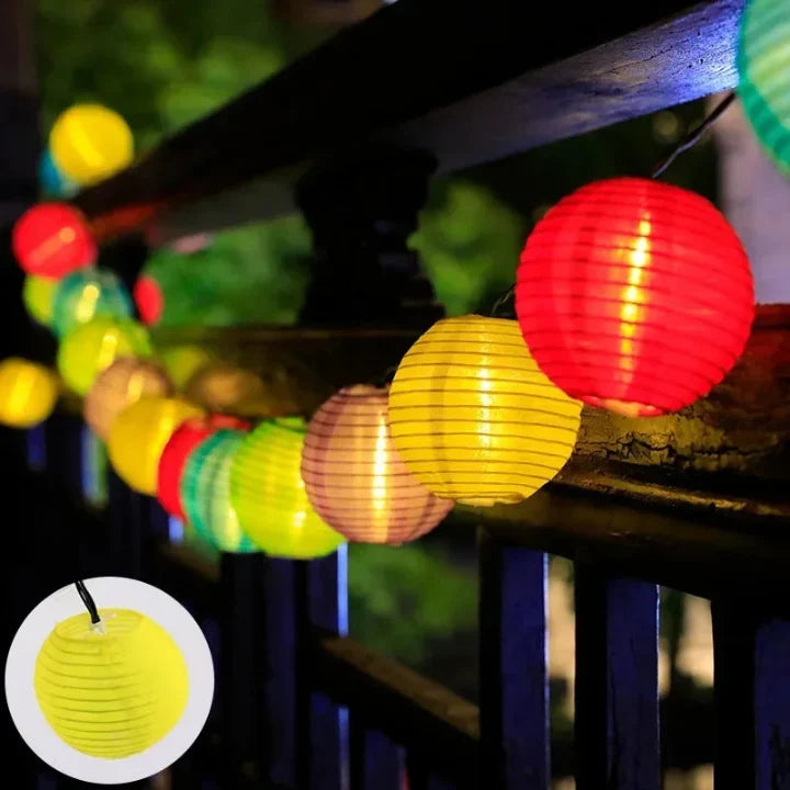 Solar-Laternenlichterkette mit LED-Stofflaternen