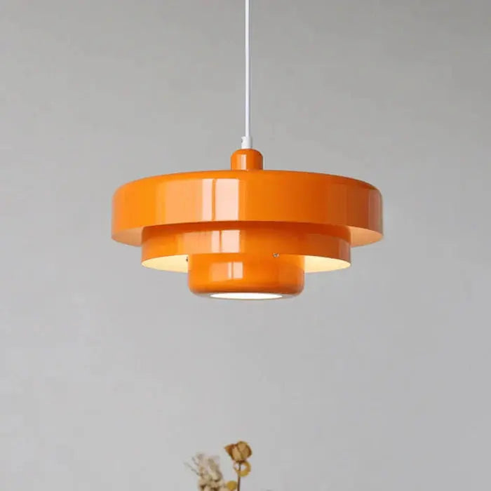 Pendelleuchte aus Metall mit gestuftem Design