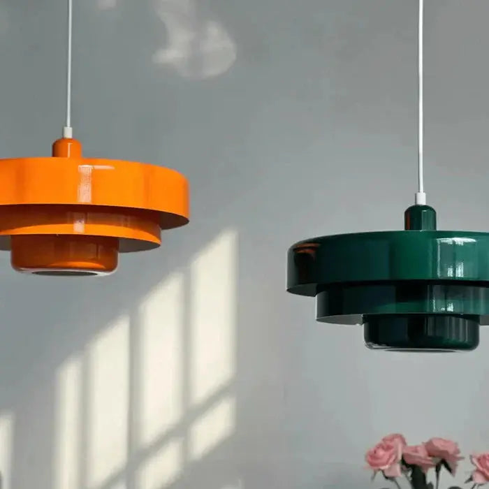 Pendelleuchte aus Metall mit gestuftem Design