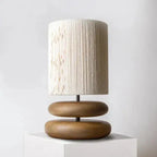 Tischlampe aus Massivholz mit Textilschirm