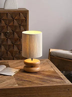 Tischlampe aus Massivholz mit Textilschirm