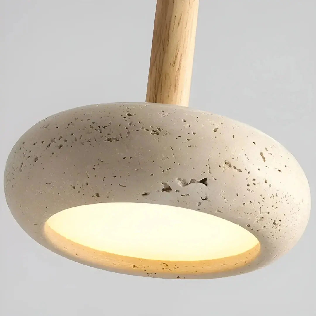 Pendelleuchte aus Travertinstein mit Holzstiel