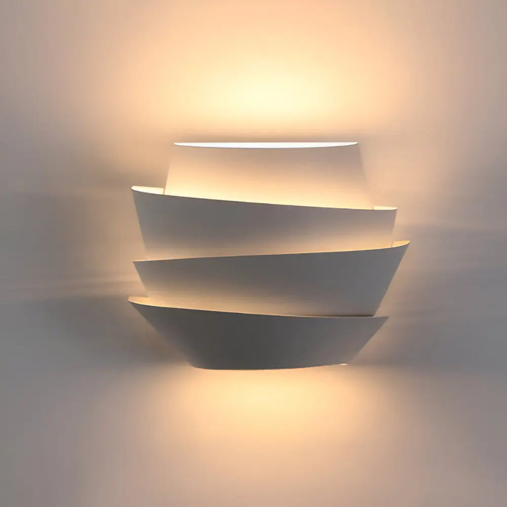 Wandleuchte aus mattem Eisen mit Schichtlicht-Design