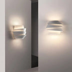 Wandleuchte aus mattem Eisen mit Schichtlicht-Design