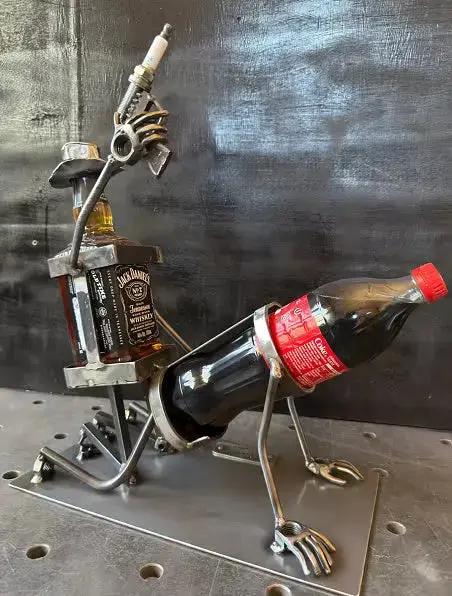 Whiskey-Flaschenhalter aus Stahl im Zündkerzenstil