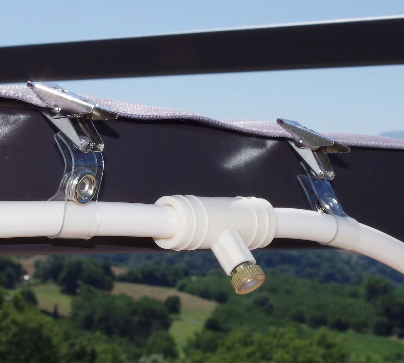 Trampolin Sprinkler System mit verstellbaren Düsen
