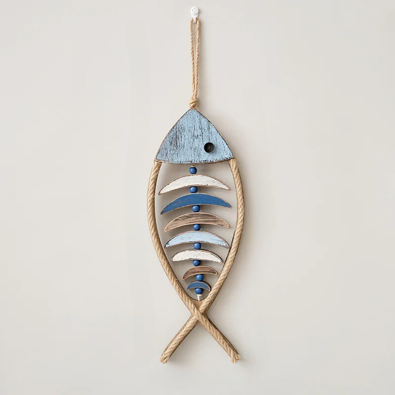 Holzfisch Wanddekoration mit Seilaufhängung – Maritim