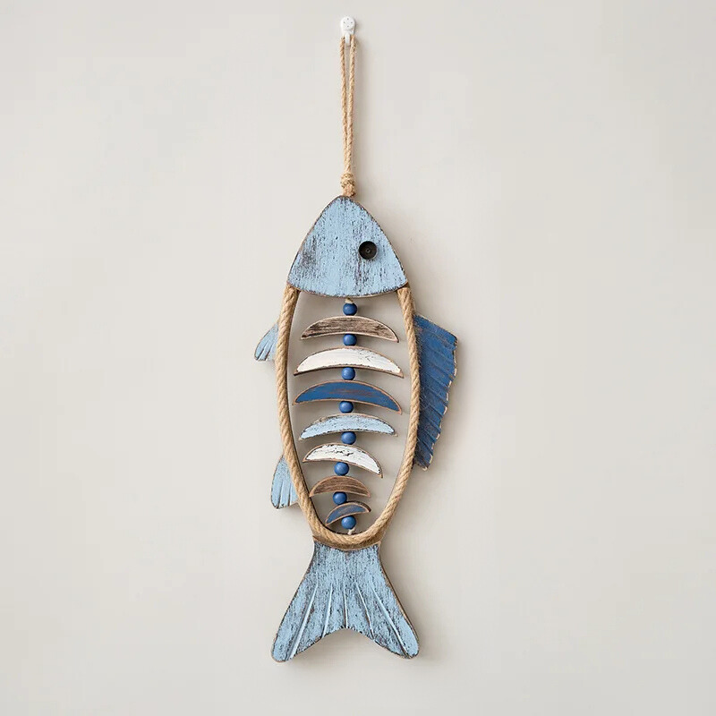 Holzfisch Wanddekoration mit Seilaufhängung – Maritim