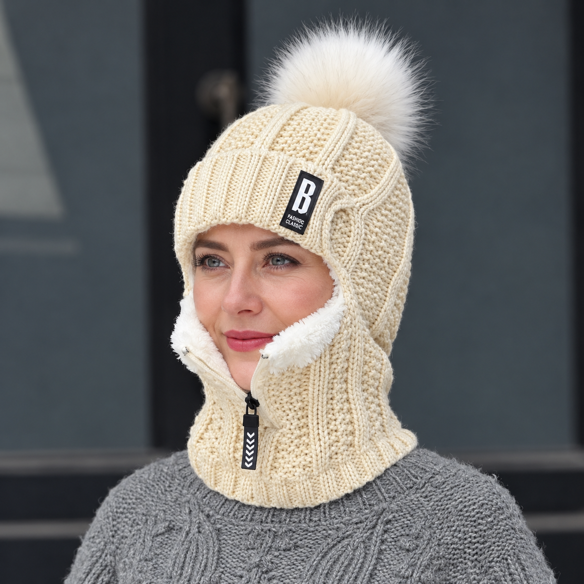 Strickmütze mit Schal und Fellbommel – Winddicht