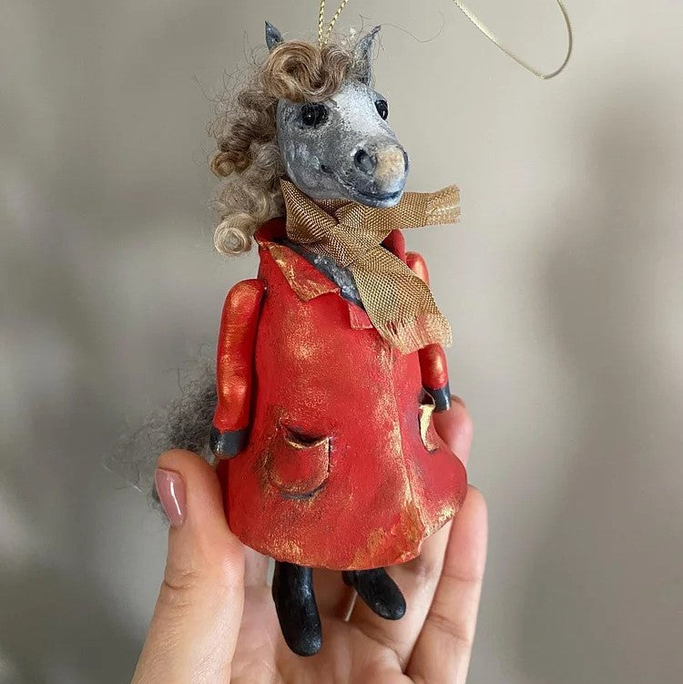 Handgefertigter Weihnachtsanhänger – Natürlicher Charme aus Papier