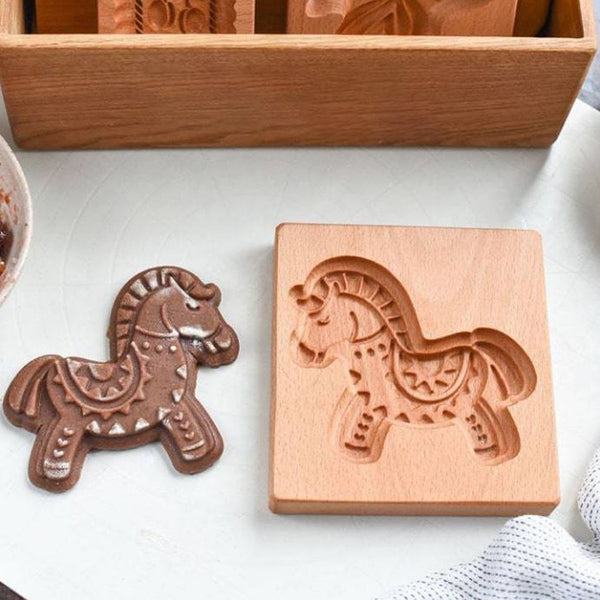 Holz-Keksform mit handgeschnitzten Tiermotiven
