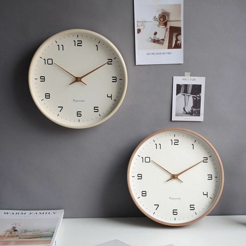 Skandinavische Wanduhr Holz mit lautlosem Quarz-Uhrwerk