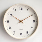 Skandinavische Wanduhr Holz mit lautlosem Quarz-Uhrwerk