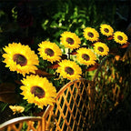 Solar-Sonnenblumen-Gartenleuchte mit warmweissem LED-Licht