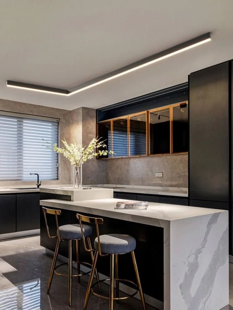 LED-Deckenleuchte aus Aluminium – Schlankes Design