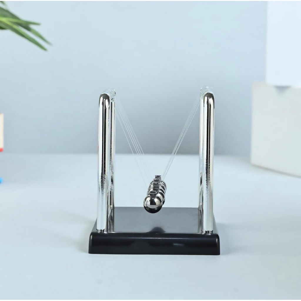 Newton Pendel Schreibtisch-Spielzeug mit Metallkugeln